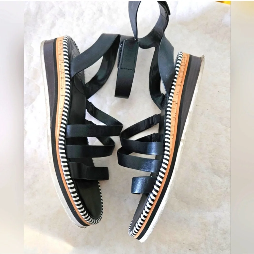 Vince Camuto Moirina Black Strap Wedge Sandals - Picture 4 of 6